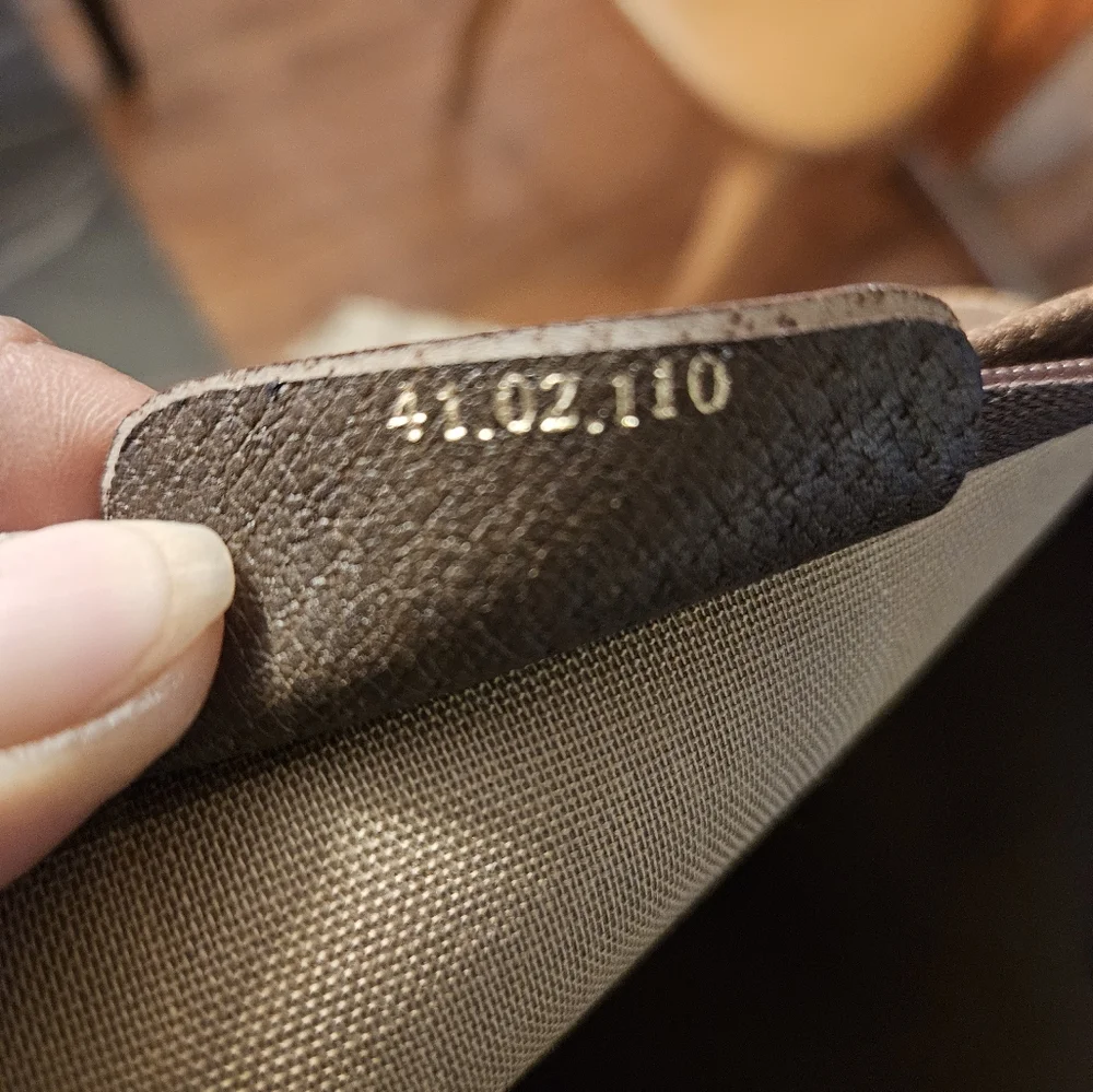 SOLD Gucci GG Supreme Tote Large - Picture 3 of 13